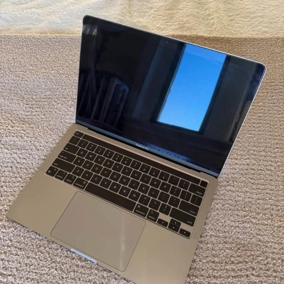 13-inch MacBook Pro with Apple M2 chip